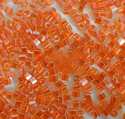 Preciosa 96000 10/0 (cut glass)