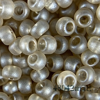 Preciosa 48042 matte 10/0