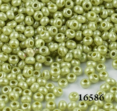 Preciosa 16586 10/0