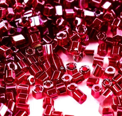 Preciosa 96070 10/0 (cut bead)