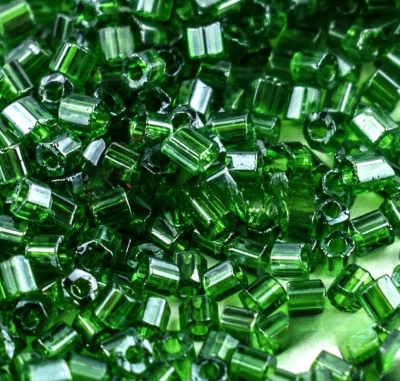 Preciosa 56120 10/0 (cut glass)